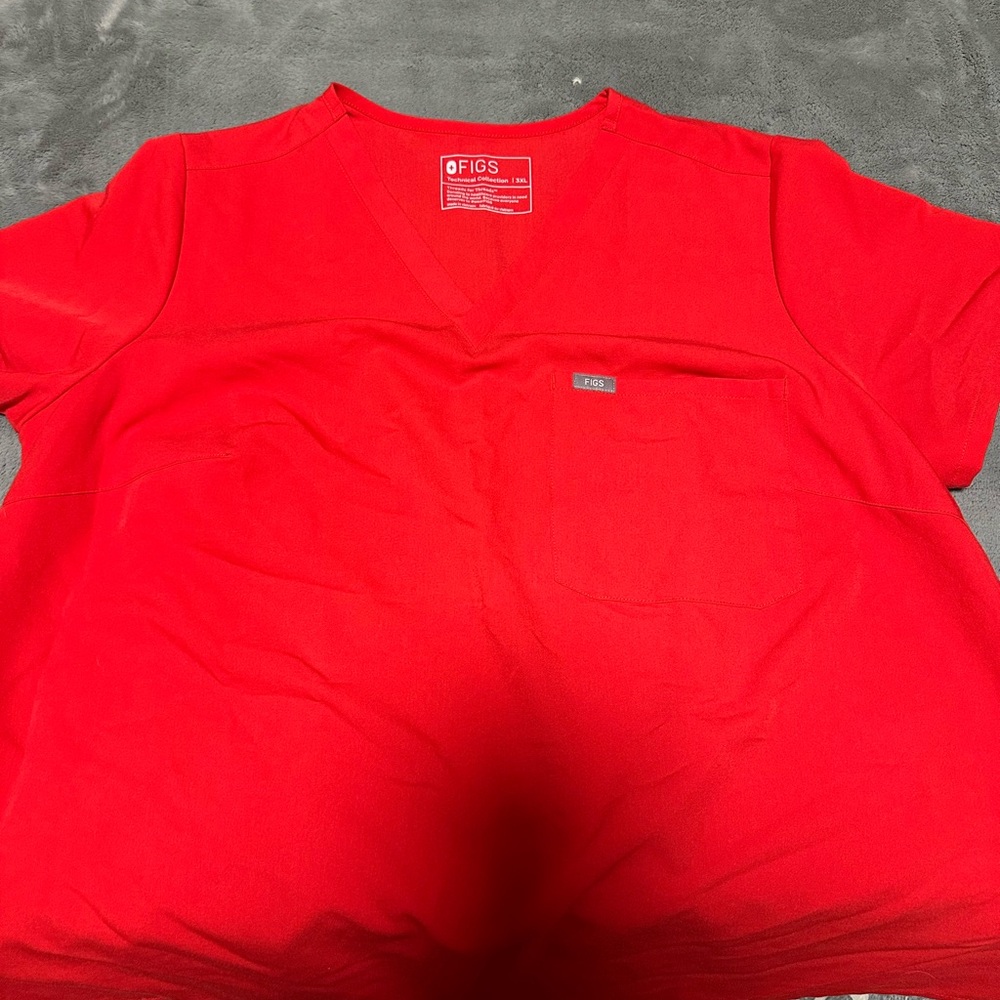 Catarina one pocket scrub top. 3 XL.